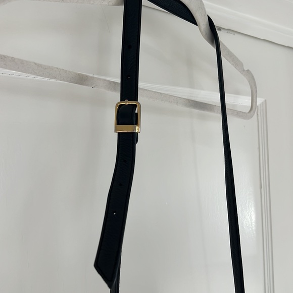 ☀️Vintage Joan Weisz Leather Black Cross body satchel bag gold hardware - Picture 12 of 12